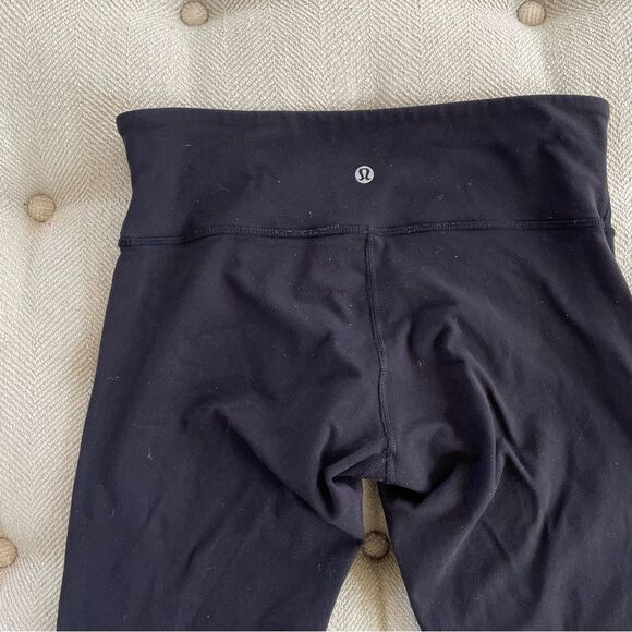 Lululemon Wunder Under Crop Black Leggings 6 22.5” Inseam - Picture 2 of 4